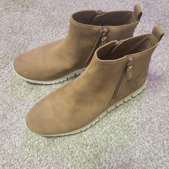 Cole Haan - Picture 3 of 11